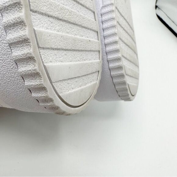 Puma Carina White Faux Leather and Fabric Mid-Top Chunky Sneaker Sz 7 C EUR 39 - Picture 13 of 15